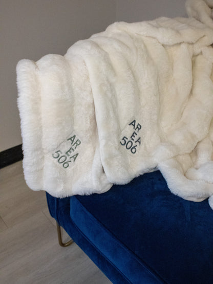 AREA 506 Faux Fur Blanket