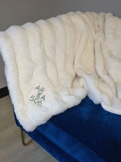 AREA 506 Faux Fur Blanket